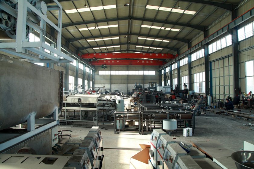 涼皮機(jī)生產(chǎn)車間